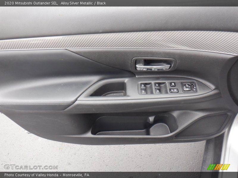 Alloy Silver Metallic / Black 2020 Mitsubishi Outlander SEL