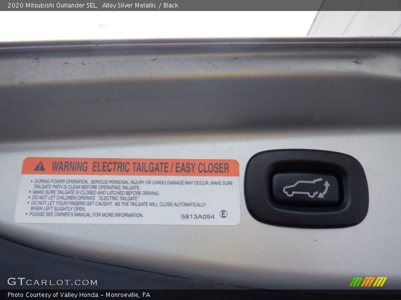 Alloy Silver Metallic / Black 2020 Mitsubishi Outlander SEL