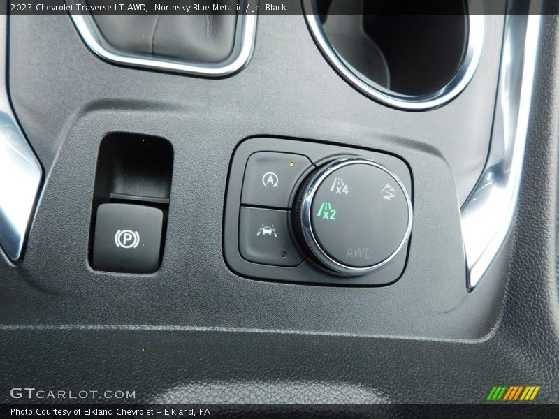 Northsky Blue Metallic / Jet Black 2023 Chevrolet Traverse LT AWD