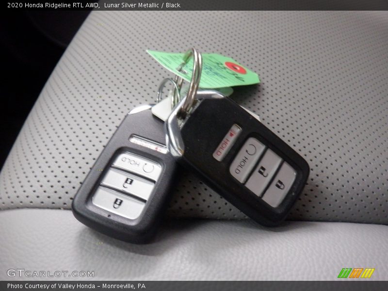 Lunar Silver Metallic / Black 2020 Honda Ridgeline RTL AWD