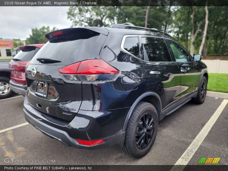 Magnetic Black / Charcoal 2018 Nissan Rogue SV AWD