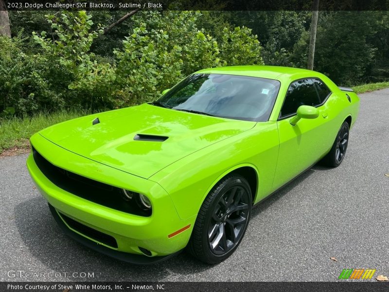  2023 Challenger SXT Blacktop Sublime