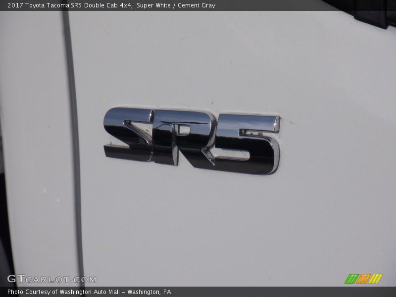 Super White / Cement Gray 2017 Toyota Tacoma SR5 Double Cab 4x4