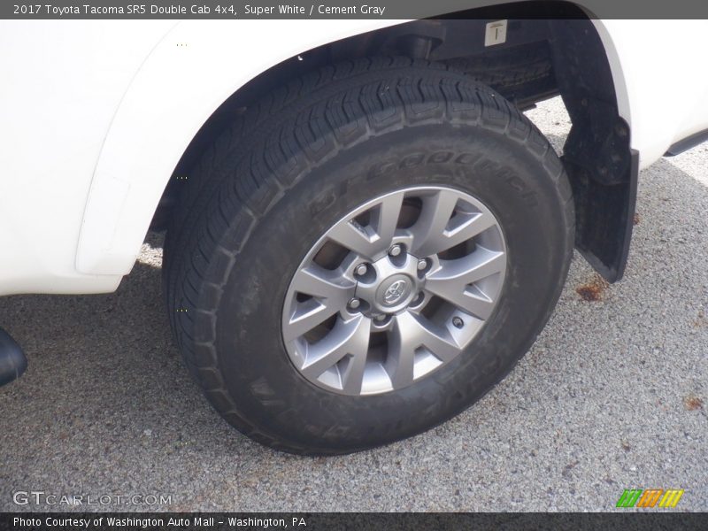 Super White / Cement Gray 2017 Toyota Tacoma SR5 Double Cab 4x4