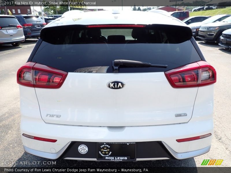 Snow White Pearl / Charcoal 2017 Kia Niro EX Hybrid