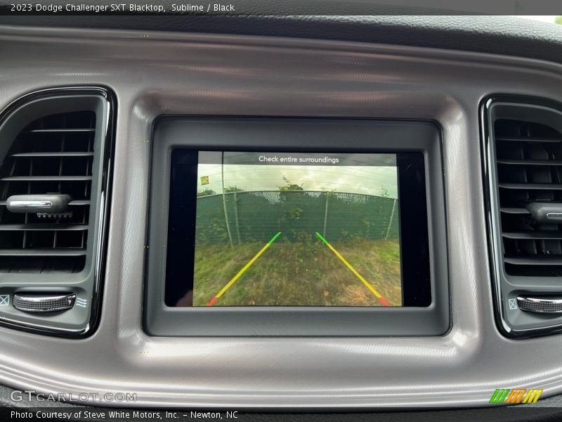 Controls of 2023 Challenger SXT Blacktop