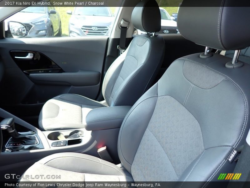 Snow White Pearl / Charcoal 2017 Kia Niro EX Hybrid