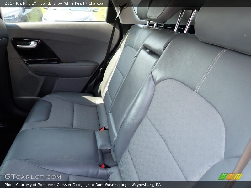 Snow White Pearl / Charcoal 2017 Kia Niro EX Hybrid