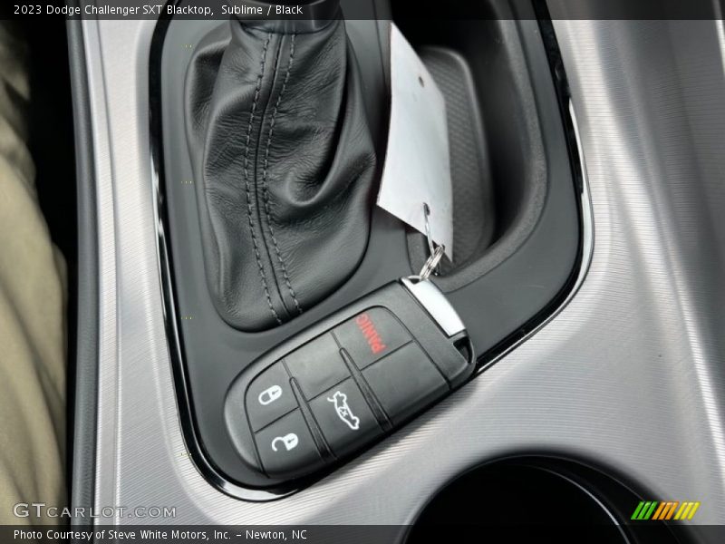 Sublime / Black 2023 Dodge Challenger SXT Blacktop