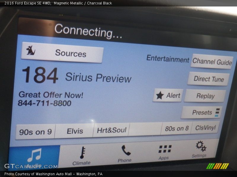 Magnetic Metallic / Charcoal Black 2016 Ford Escape SE 4WD