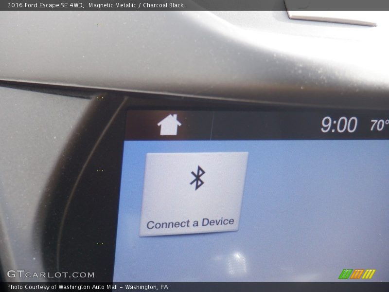 Magnetic Metallic / Charcoal Black 2016 Ford Escape SE 4WD