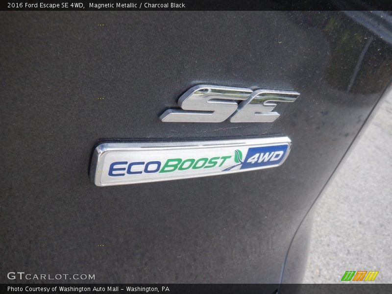 Magnetic Metallic / Charcoal Black 2016 Ford Escape SE 4WD