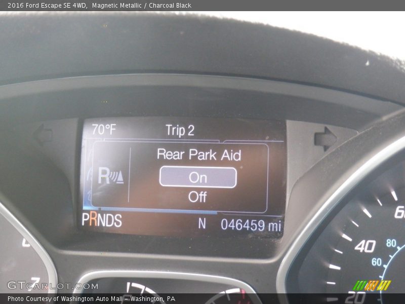 Magnetic Metallic / Charcoal Black 2016 Ford Escape SE 4WD