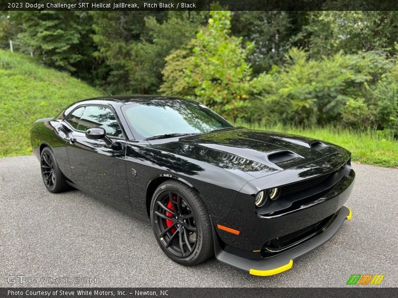 Front 3/4 View of 2023 Challenger SRT Hellcat JailBreak