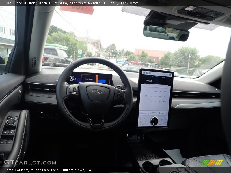 Star White Metallic Tri-Coat / Black Onyx 2023 Ford Mustang Mach-E Premium