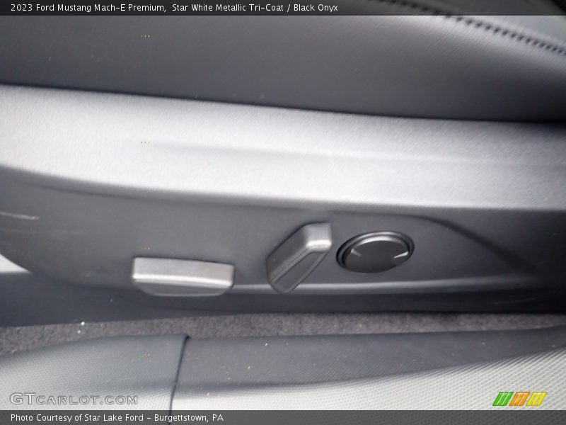 Star White Metallic Tri-Coat / Black Onyx 2023 Ford Mustang Mach-E Premium