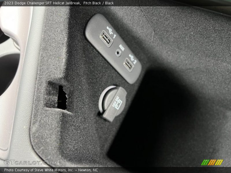 Pitch Black / Black 2023 Dodge Challenger SRT Hellcat JailBreak