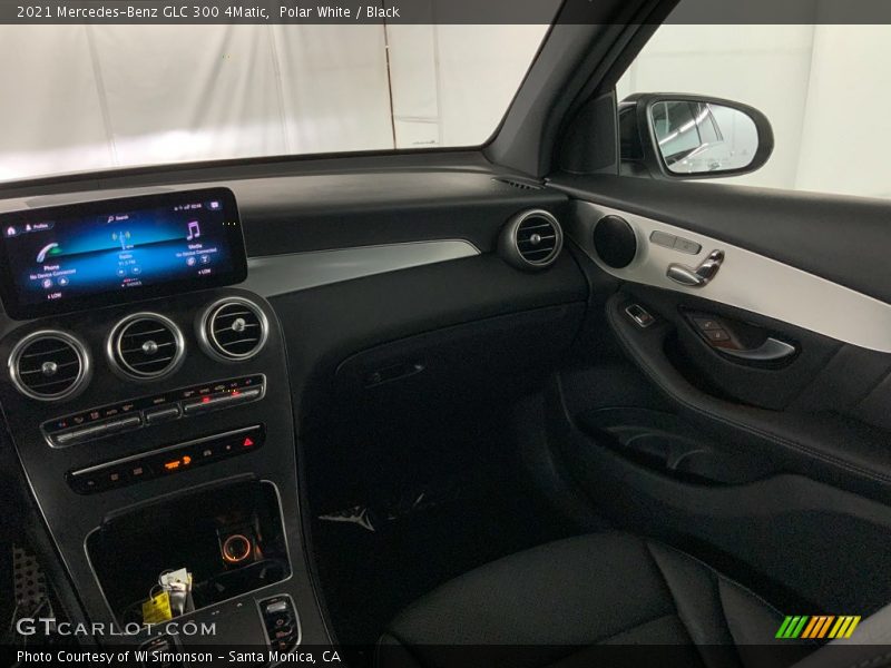 Polar White / Black 2021 Mercedes-Benz GLC 300 4Matic