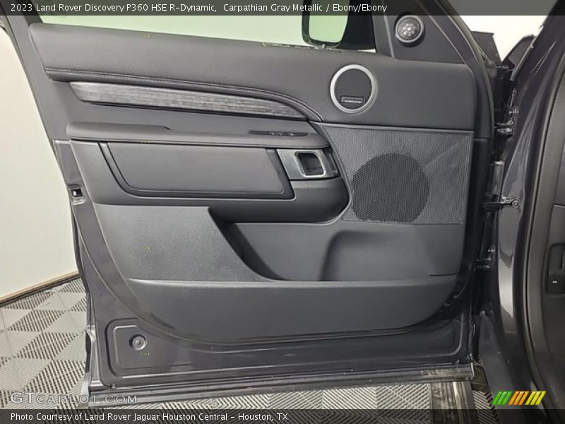 Door Panel of 2023 Discovery P360 HSE R-Dynamic