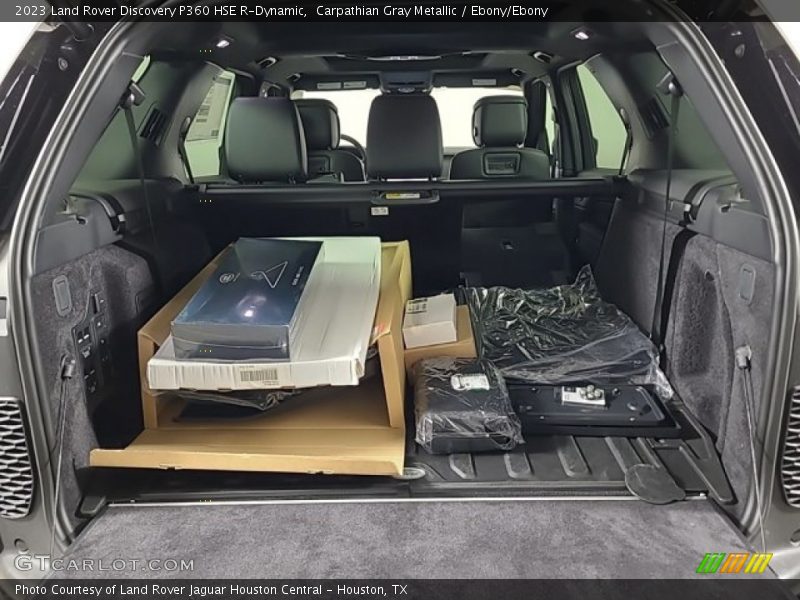 2023 Discovery P360 HSE R-Dynamic Trunk