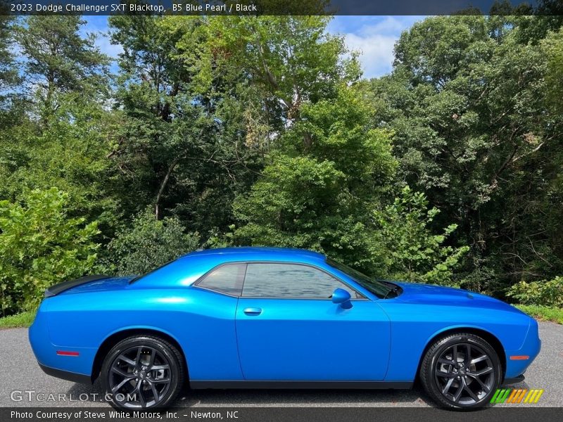  2023 Challenger SXT Blacktop B5 Blue Pearl