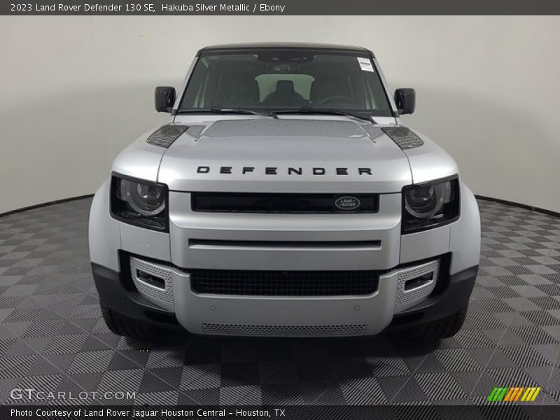  2023 Defender 130 SE Hakuba Silver Metallic