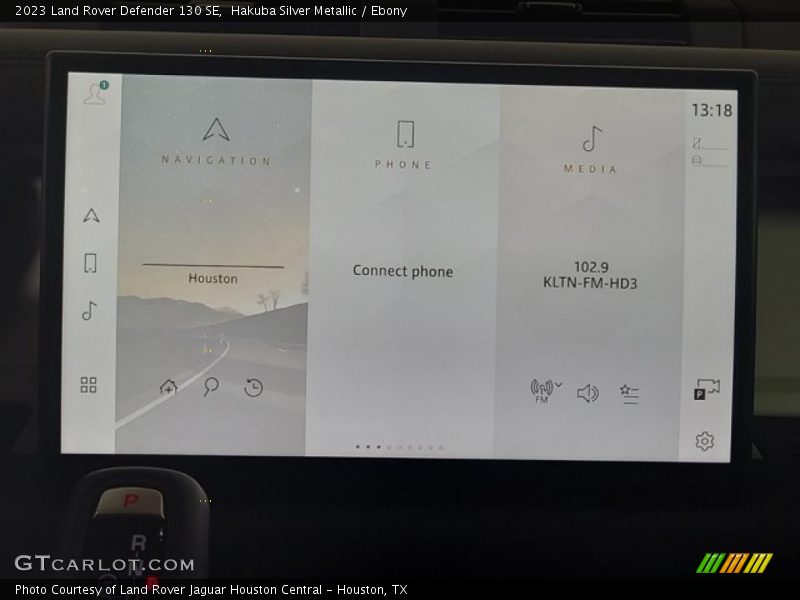 Hakuba Silver Metallic / Ebony 2023 Land Rover Defender 130 SE