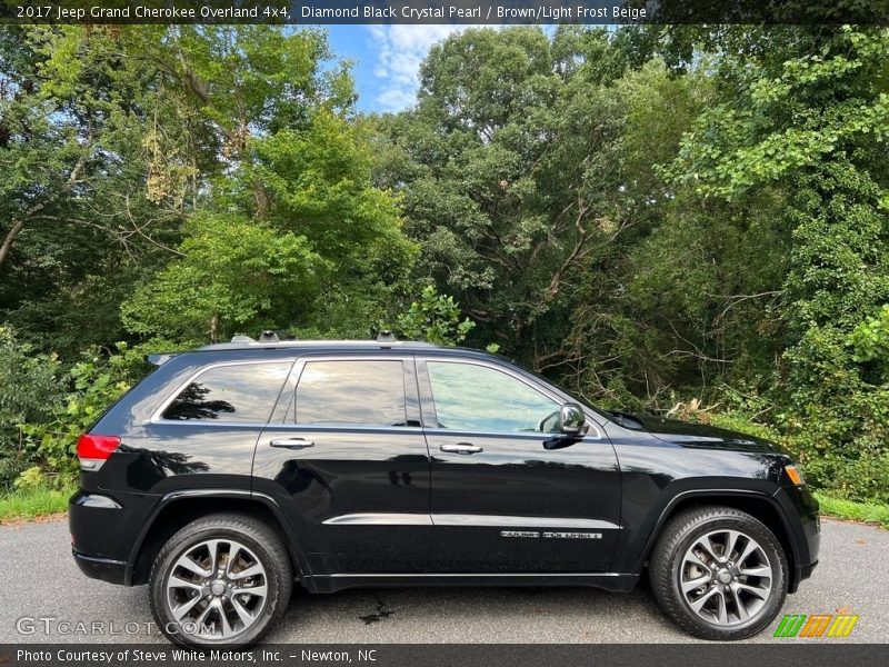  2017 Grand Cherokee Overland 4x4 Diamond Black Crystal Pearl