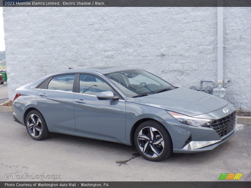 Front 3/4 View of 2023 Elantra Limited