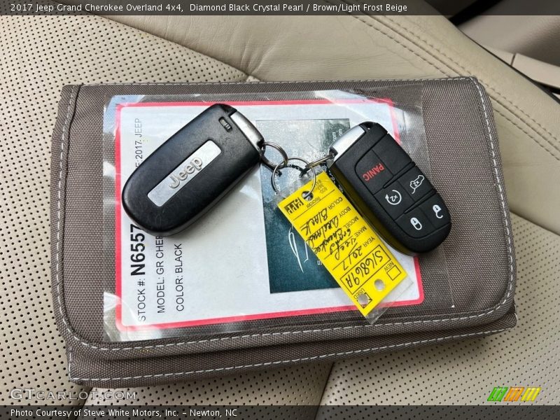 Keys of 2017 Grand Cherokee Overland 4x4