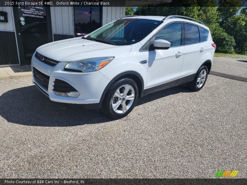 Oxford White / Charcoal Black 2015 Ford Escape SE 4WD