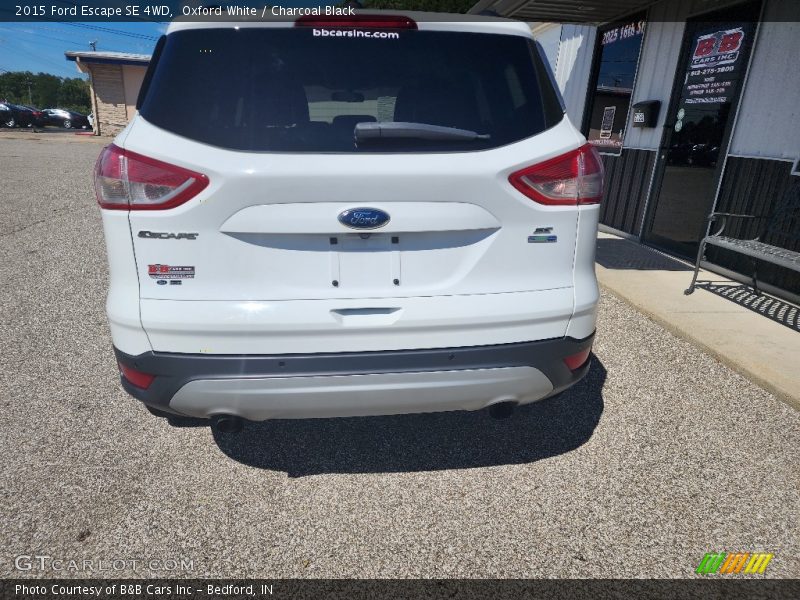 Oxford White / Charcoal Black 2015 Ford Escape SE 4WD