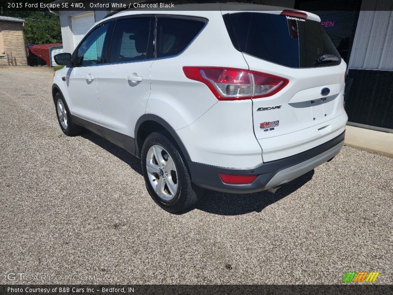 Oxford White / Charcoal Black 2015 Ford Escape SE 4WD