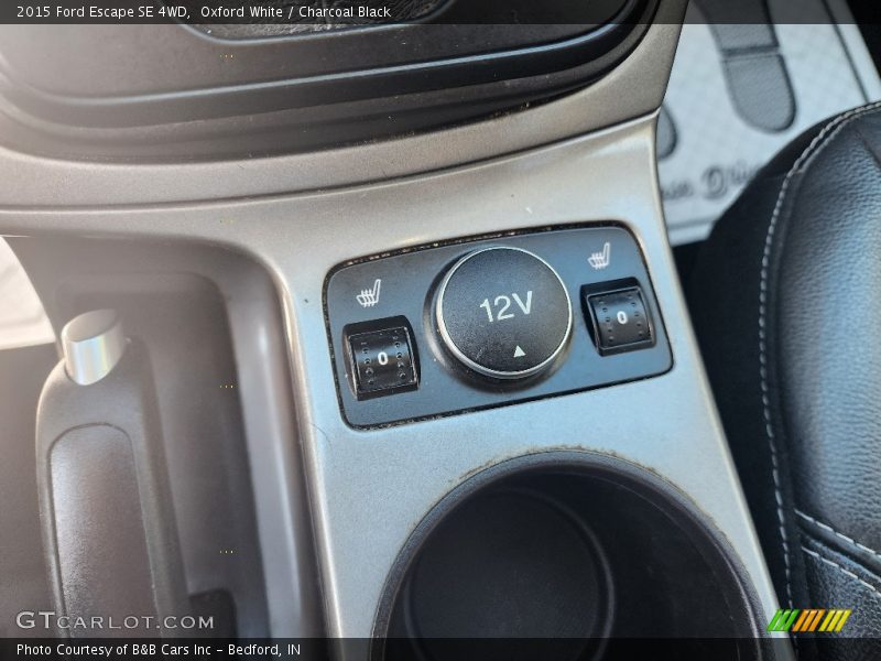 Oxford White / Charcoal Black 2015 Ford Escape SE 4WD