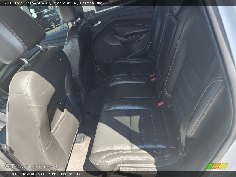 Oxford White / Charcoal Black 2015 Ford Escape SE 4WD
