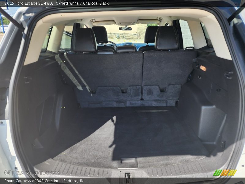 Oxford White / Charcoal Black 2015 Ford Escape SE 4WD