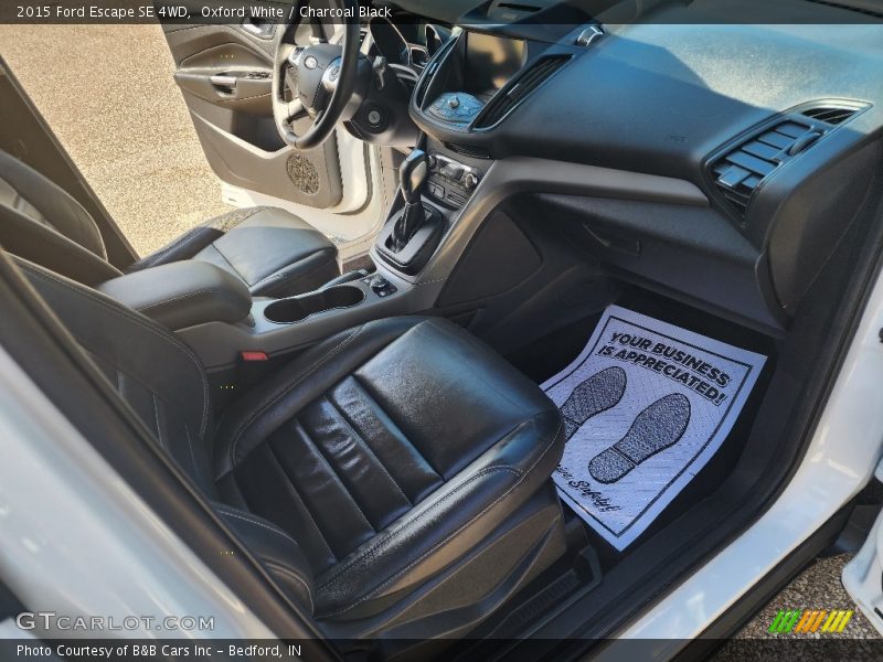 Oxford White / Charcoal Black 2015 Ford Escape SE 4WD