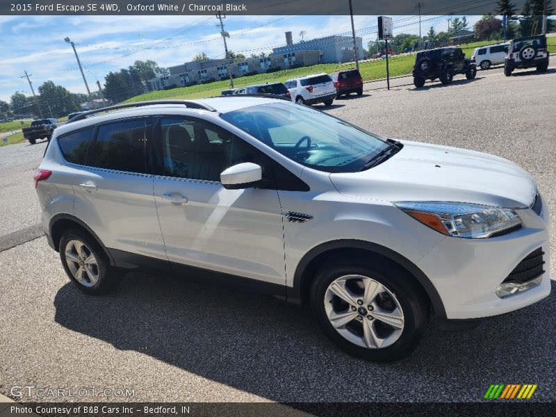 Oxford White / Charcoal Black 2015 Ford Escape SE 4WD
