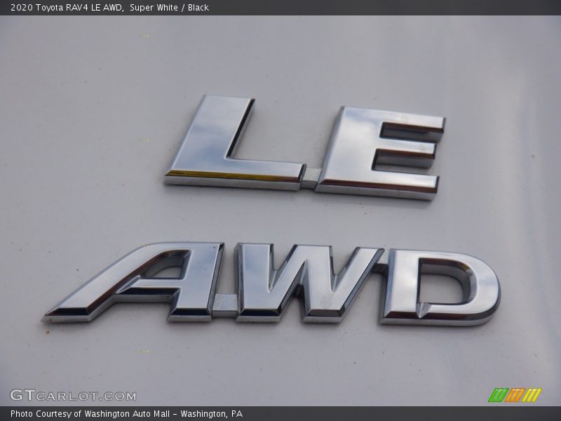  2020 RAV4 LE AWD Logo