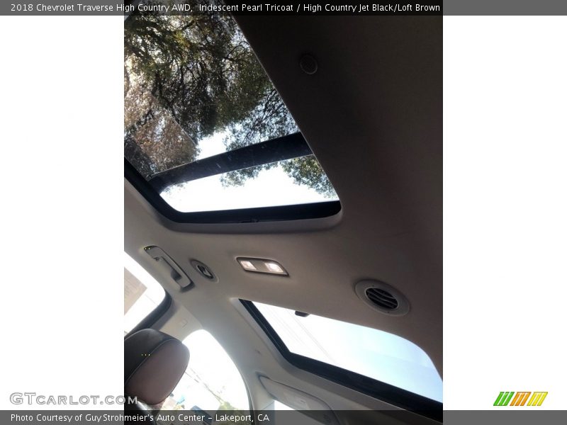 Iridescent Pearl Tricoat / High Country Jet Black/Loft Brown 2018 Chevrolet Traverse High Country AWD