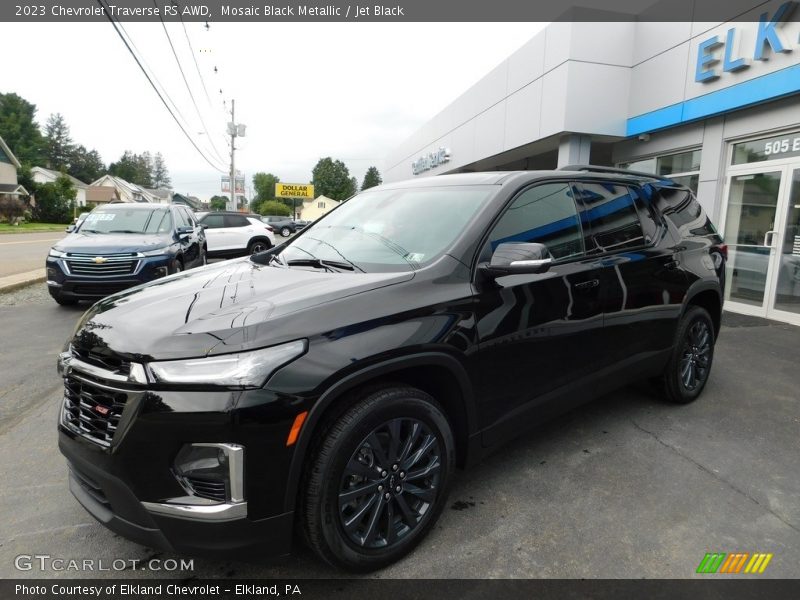 Mosaic Black Metallic / Jet Black 2023 Chevrolet Traverse RS AWD