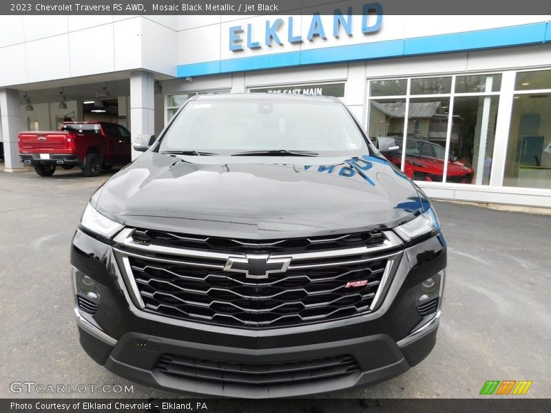 Mosaic Black Metallic / Jet Black 2023 Chevrolet Traverse RS AWD