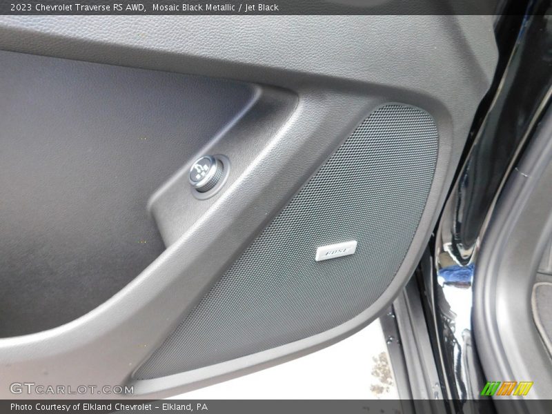 Mosaic Black Metallic / Jet Black 2023 Chevrolet Traverse RS AWD