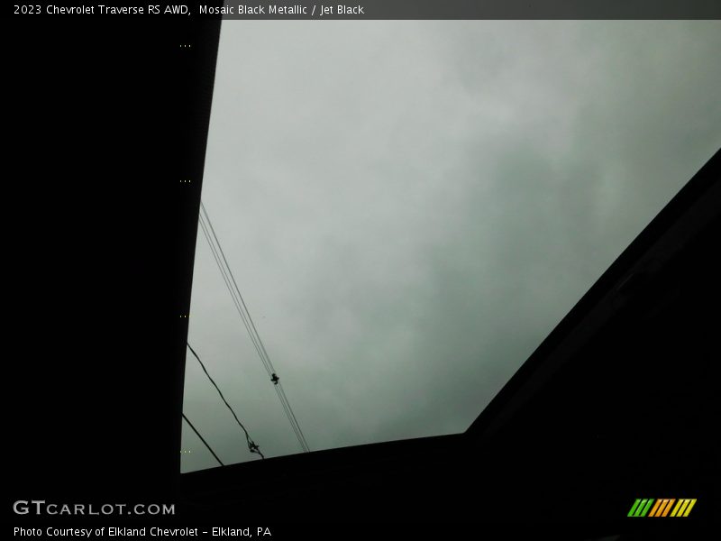 Mosaic Black Metallic / Jet Black 2023 Chevrolet Traverse RS AWD