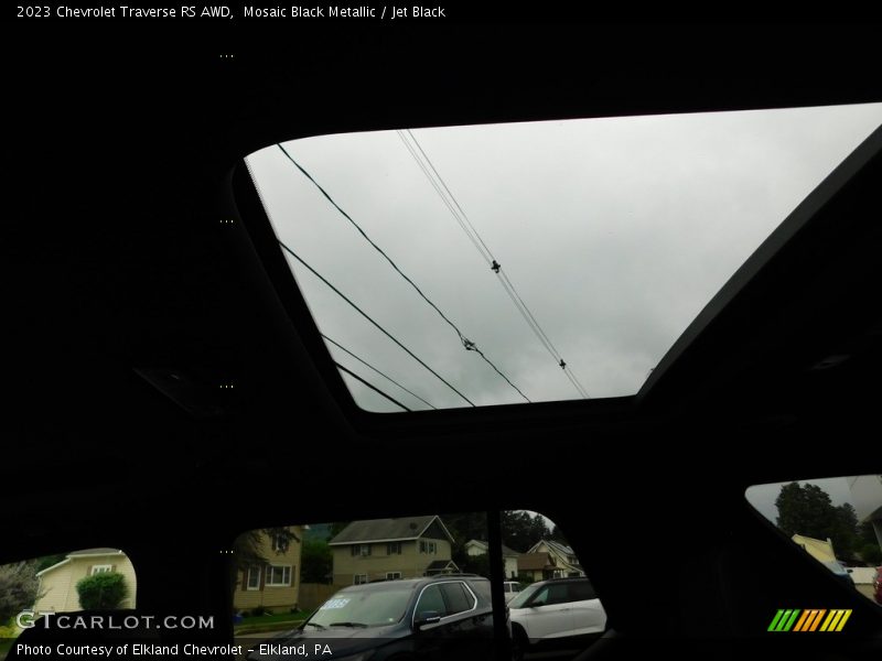 Mosaic Black Metallic / Jet Black 2023 Chevrolet Traverse RS AWD