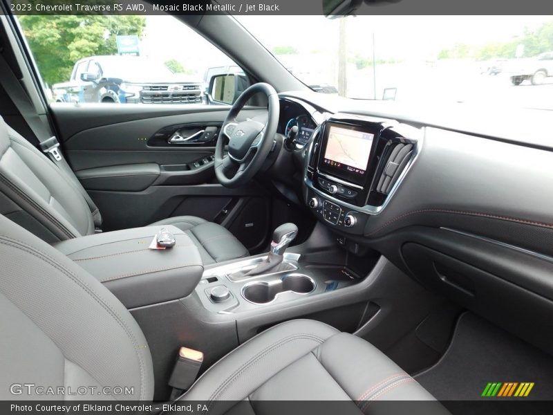 Mosaic Black Metallic / Jet Black 2023 Chevrolet Traverse RS AWD