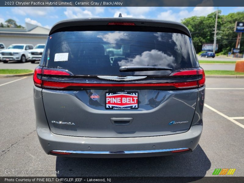 Ceramic Gray / Black/Alloy 2023 Chrysler Pacifica Hybrid Limited