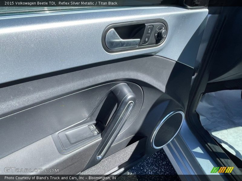 Reflex Silver Metallic / Titan Black 2015 Volkswagen Beetle TDI