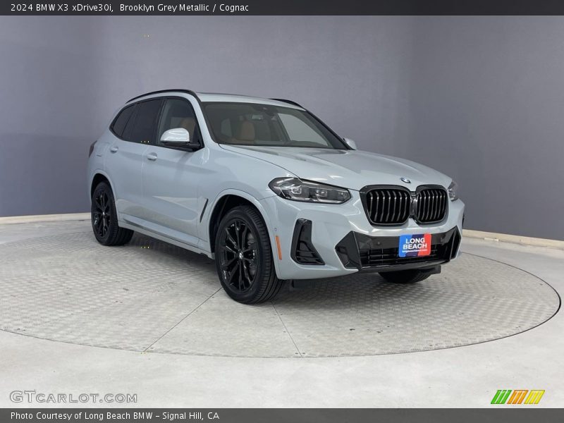 Front 3/4 View of 2024 X3 xDrive30i
