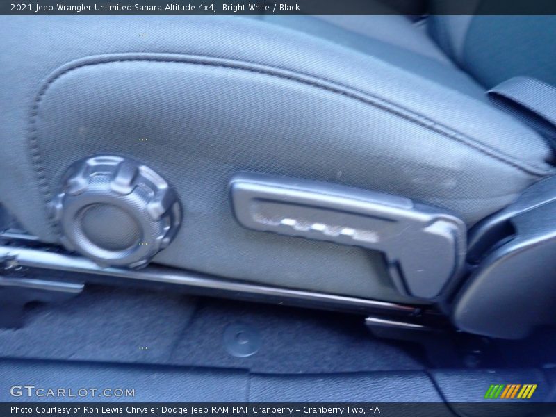 Bright White / Black 2021 Jeep Wrangler Unlimited Sahara Altitude 4x4